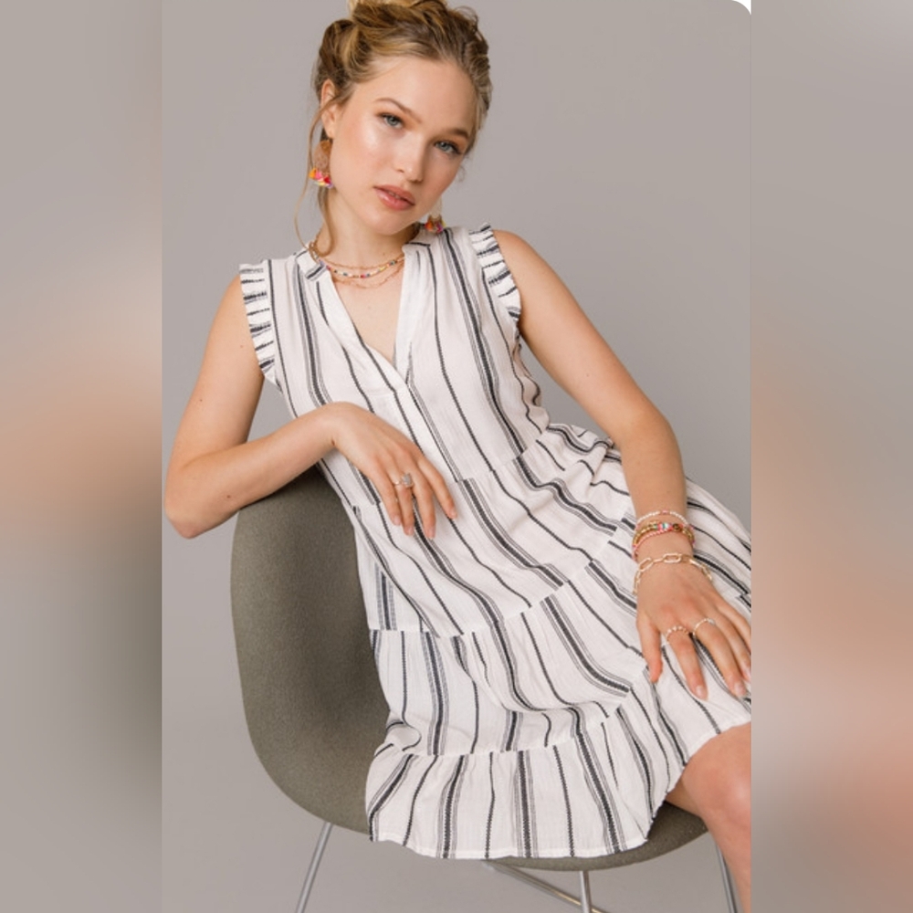 Francesca's Ivory Slyardyes Dress Size M